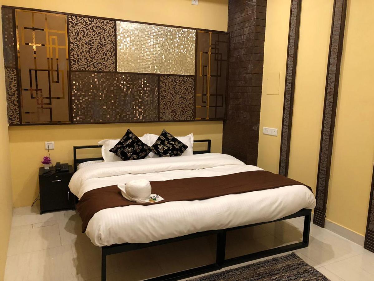 瓦拉纳西 The Madaar House酒店 外观 照片
